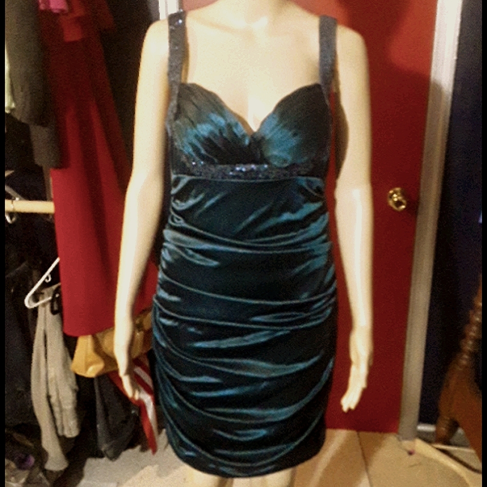 Charlotte Russe green bodycon ruched dress size 11